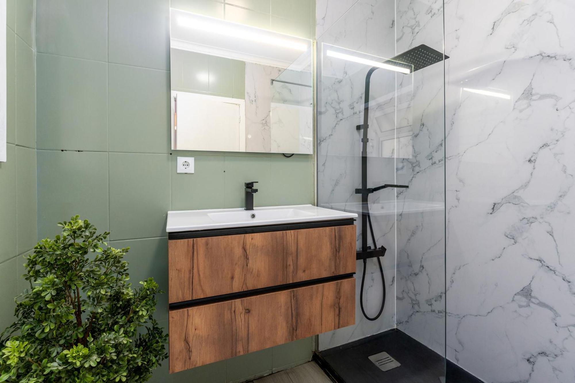 Renov Nov24 Clerigos Premium With Self Check In Apartment Porto Exterior photo